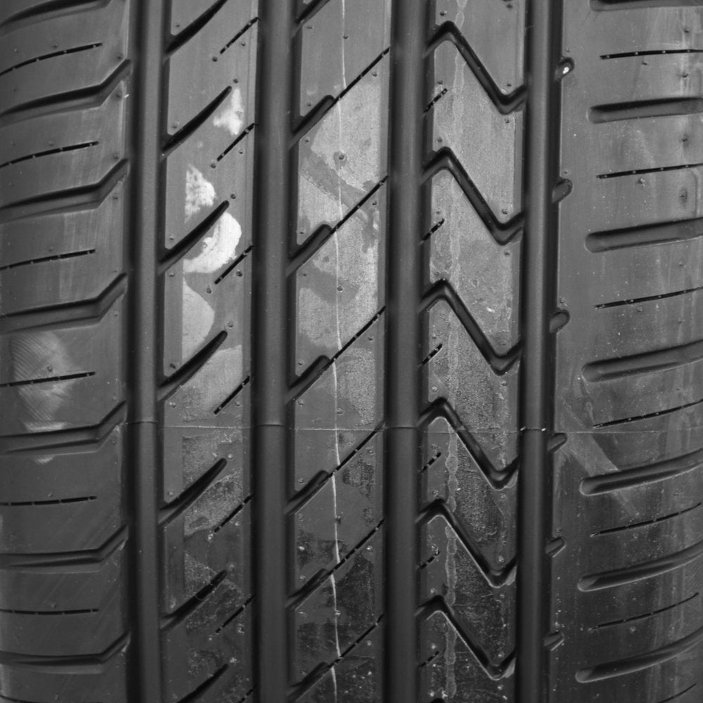 235/40R19 Tire L234561