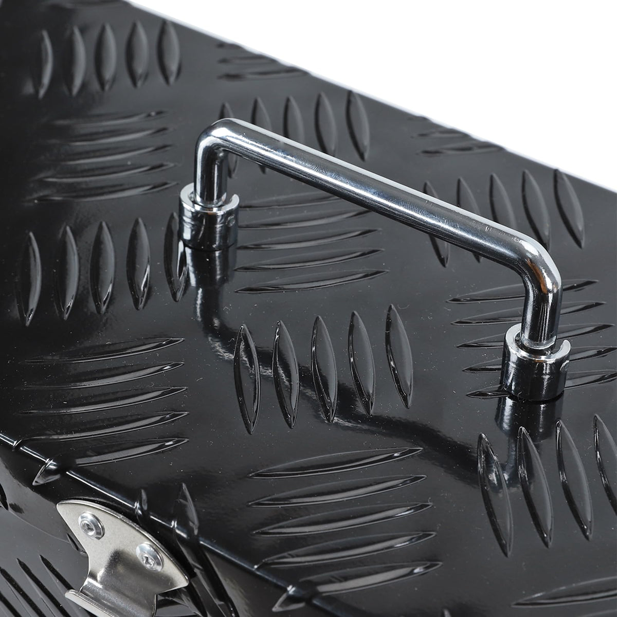 16 Inch Heavy-Duty Aluminum Truck Tool Box with Stripe Tread Design G273208