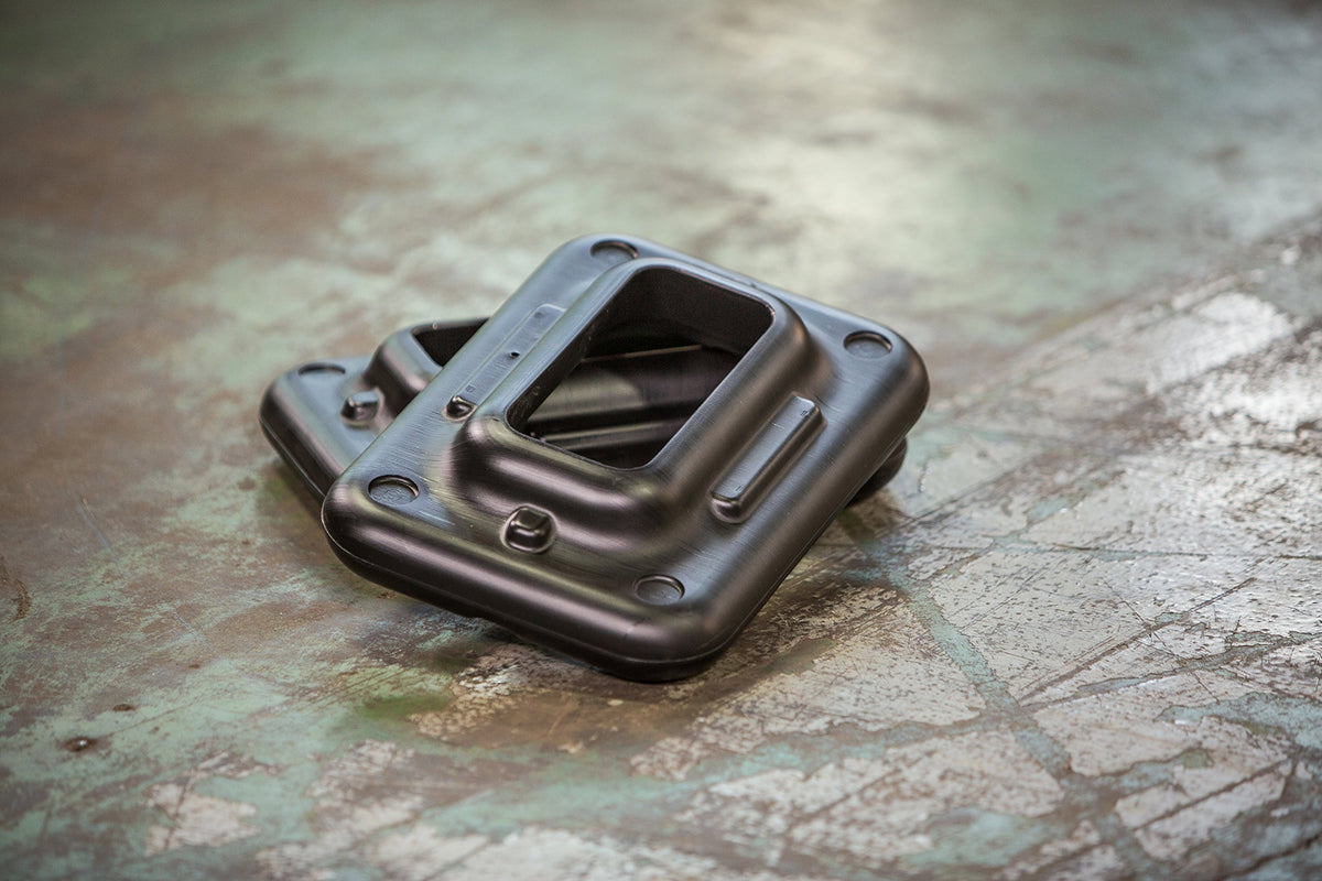 Black Aerobic Risers N569